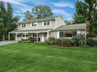 8 Briar Path, East Setauket, NY 11733