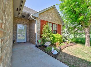 10825 Wild Horse Creek Dr, Yukon, OK 73099