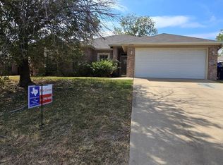 2105 Indian Camp Trl, Copperas Cove, TX 76522