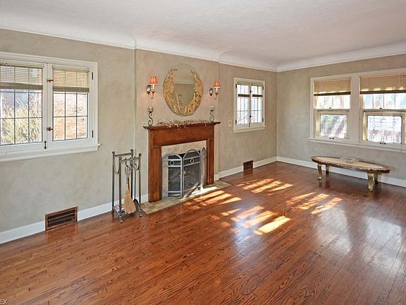3rd image of 16605 Seneca Ave