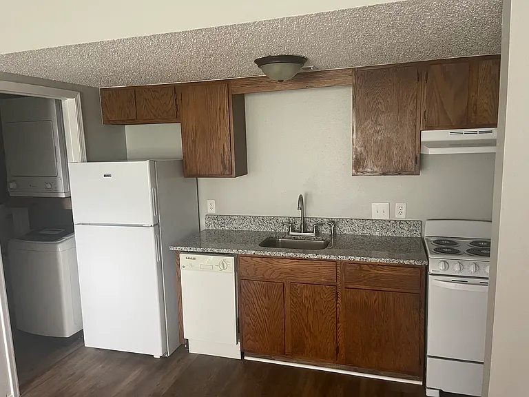 Black Oak Residences — Photo 17