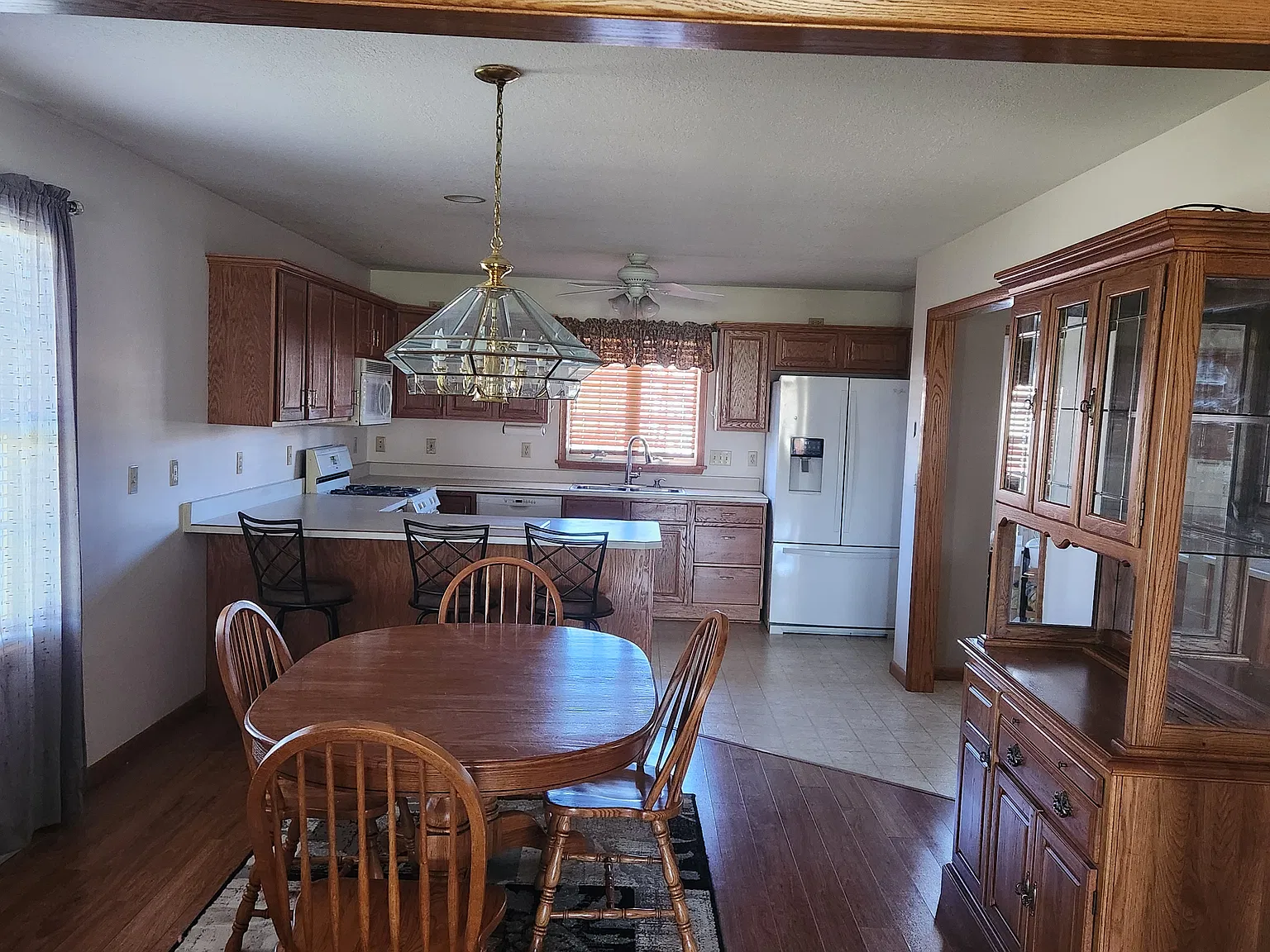 2 bed, 1756 sqft, $2,250 — Photo 2
