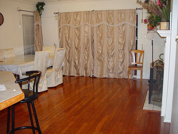 2nd image of 905 Hillwood Ct