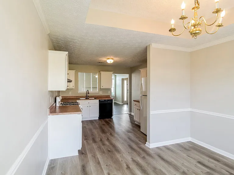 1810 Midcourt Way — Photo 5