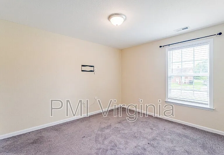 68 Carver Cir — Photo 12