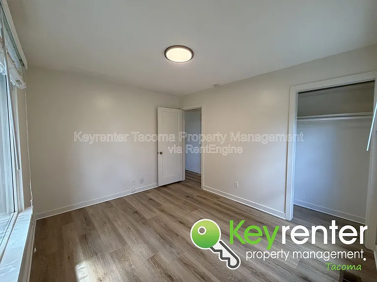 5321 N 42nd St — Photo 8