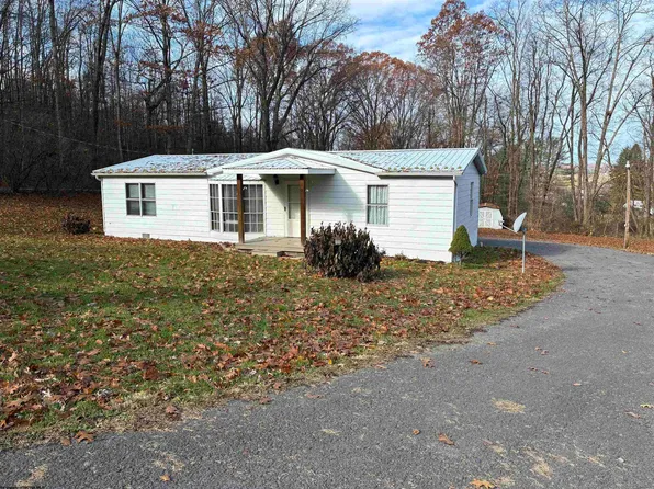 15 Roosevelt Dr, Reedsville, WV 26547