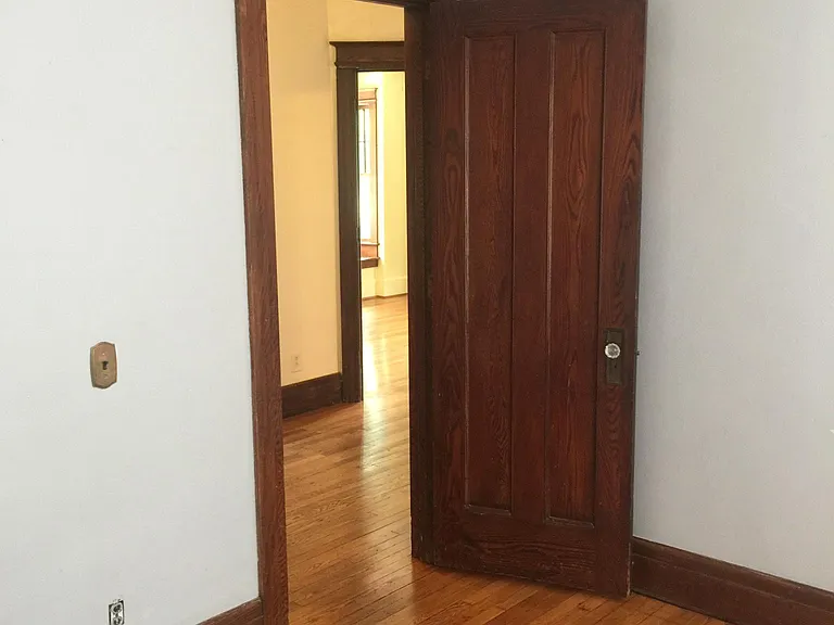 173 Shepard St #UPSTAIRS — Photo 34