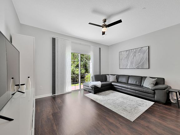 4th image of 11311 Estancia Villa Cir #1404