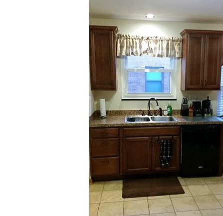 2nd image of 16500 Valleyview Ave