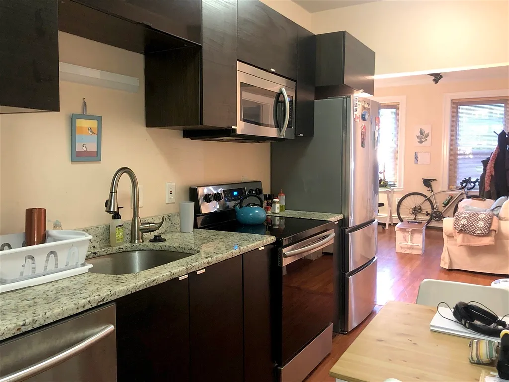 1 bed, 1.0 bath, 544 sqft, $2,100 — Photo 3