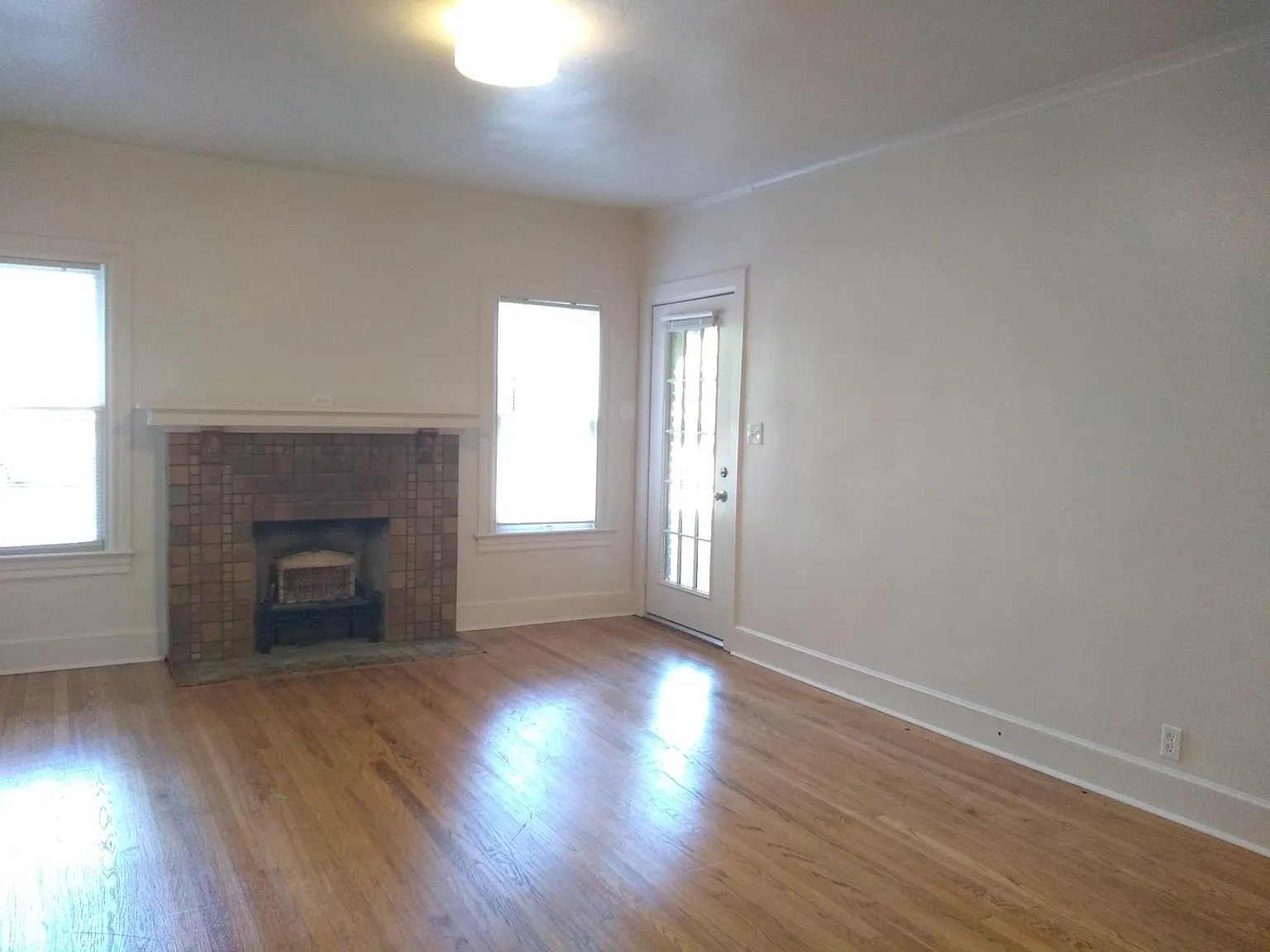 2 bed, 1300 sqft, $2,275 — Photo 3