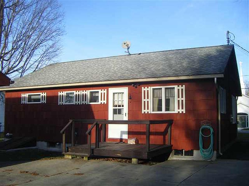 3rd image of 655 SOUTH Street