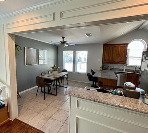 3rd image of 2900 Bowie Dr
