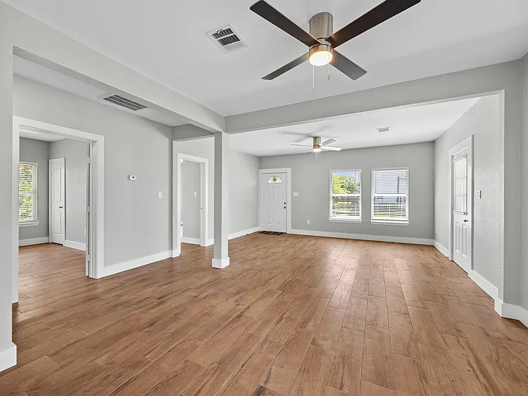 3916 Kennon St — Photo 3