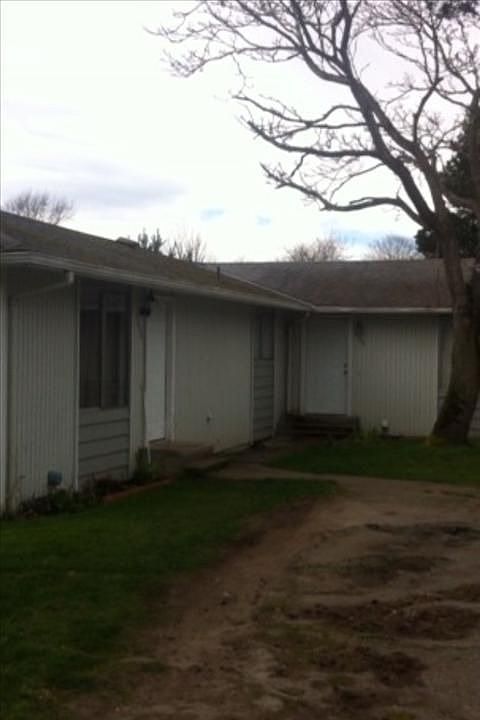 1st image of 1000 E Illinois St
