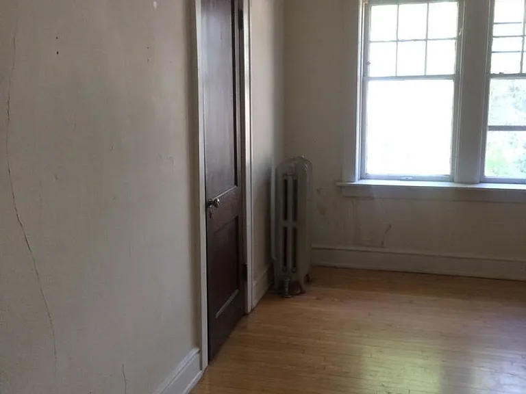 2528 N Maryland Ave — Photo 12