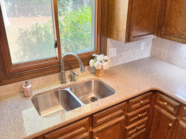 703 Daventry Dr — Photo 37