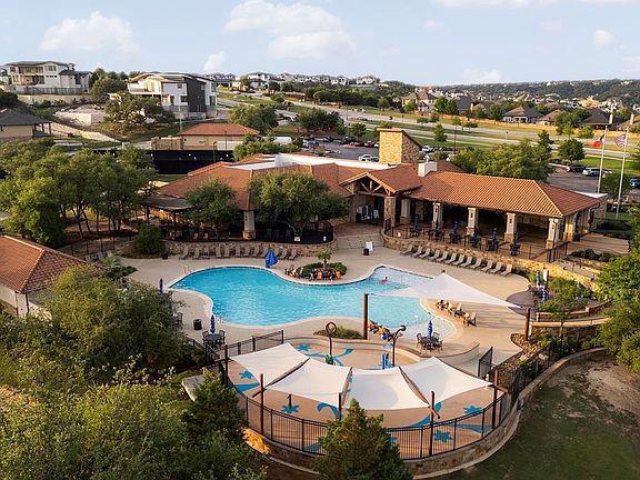 5th image of 2033 Portobello Rd