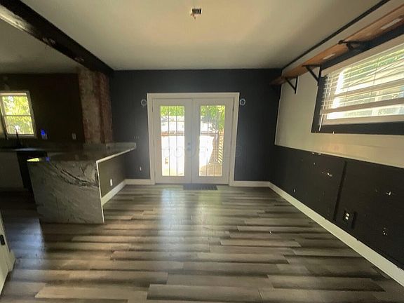 4th image of 916 Miller Ave
