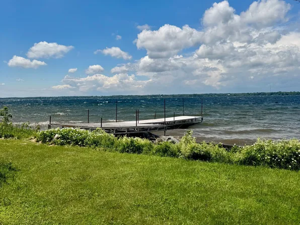 33 Prinyers Cove Cres, Prince Edward County, ON K0K 2T0