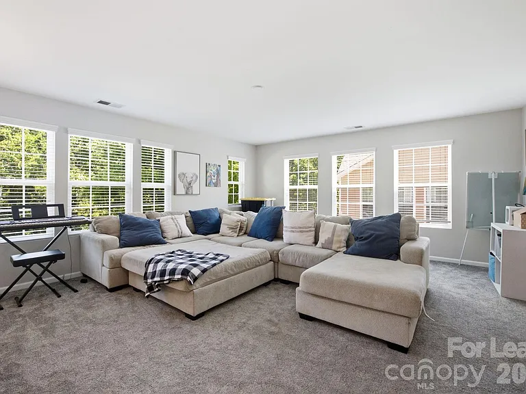 7037 Broughton Ln — Photo 17