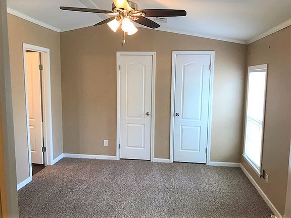 4th image of 4718 Surveyor St #299