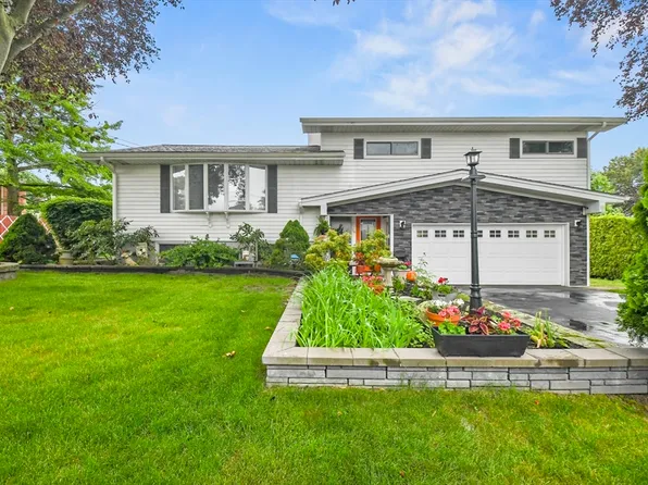 16 Templeton St, New Bedford, MA 02740
