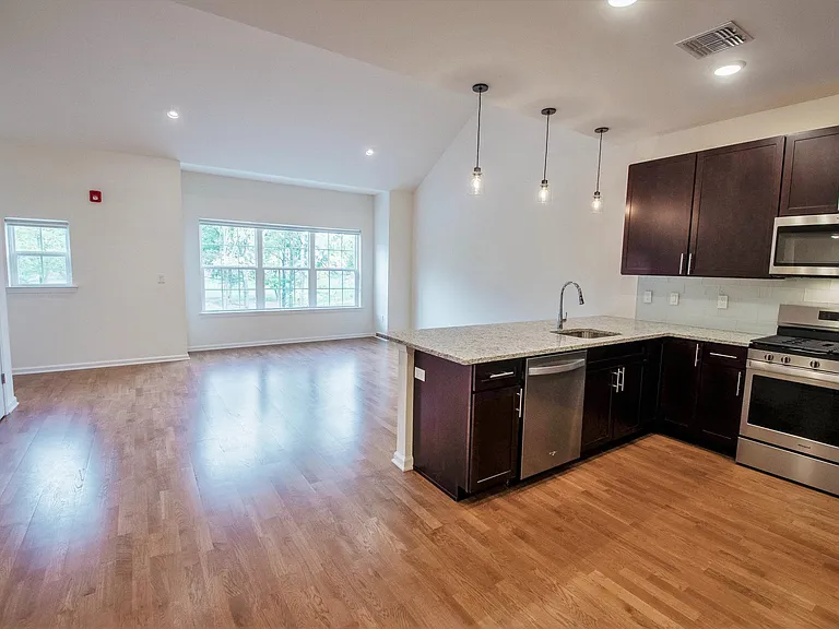 260 W Main St #2 — Photo 20