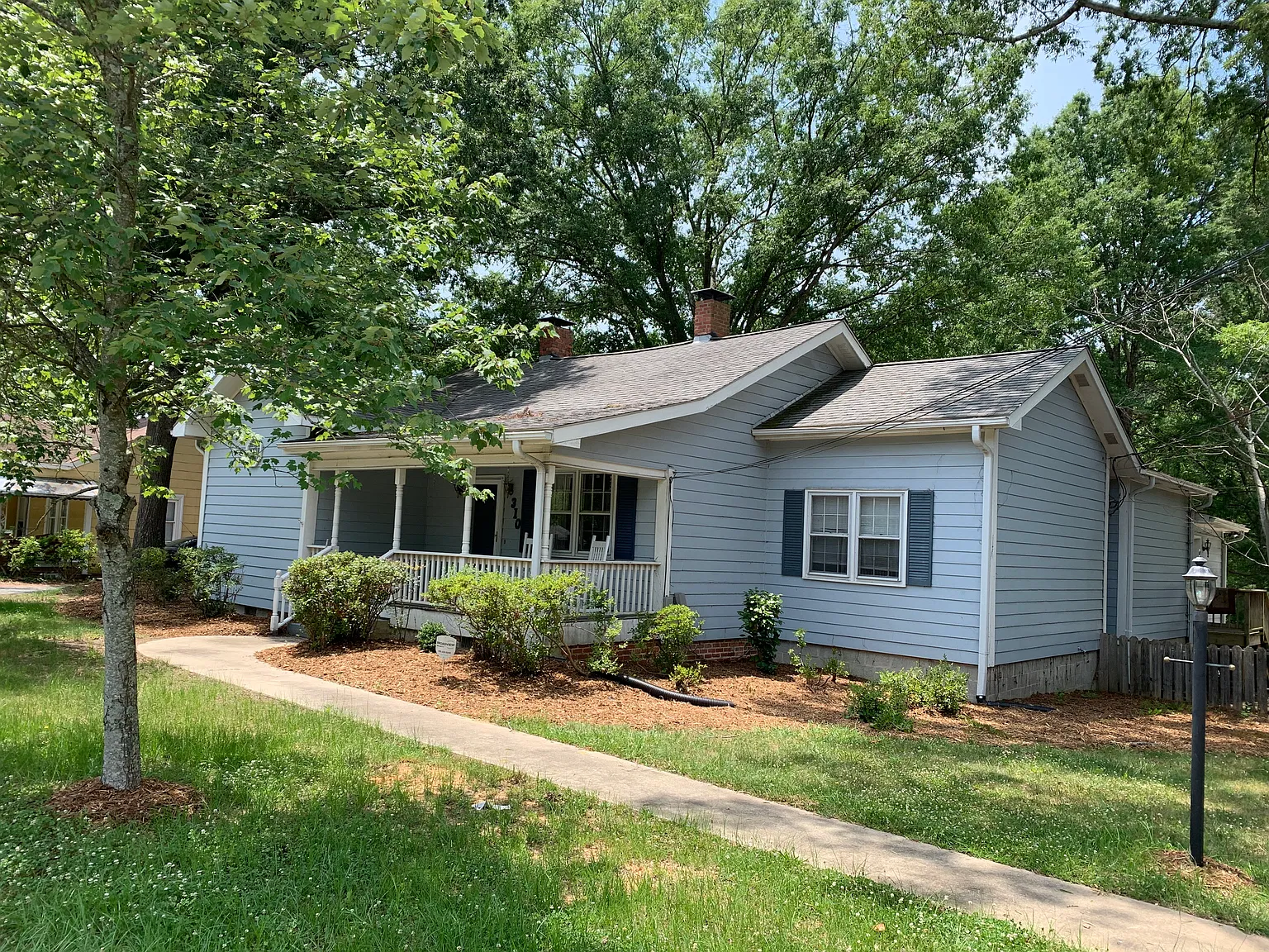 3 bed, 1931 sqft, $2,350 — Photo 1