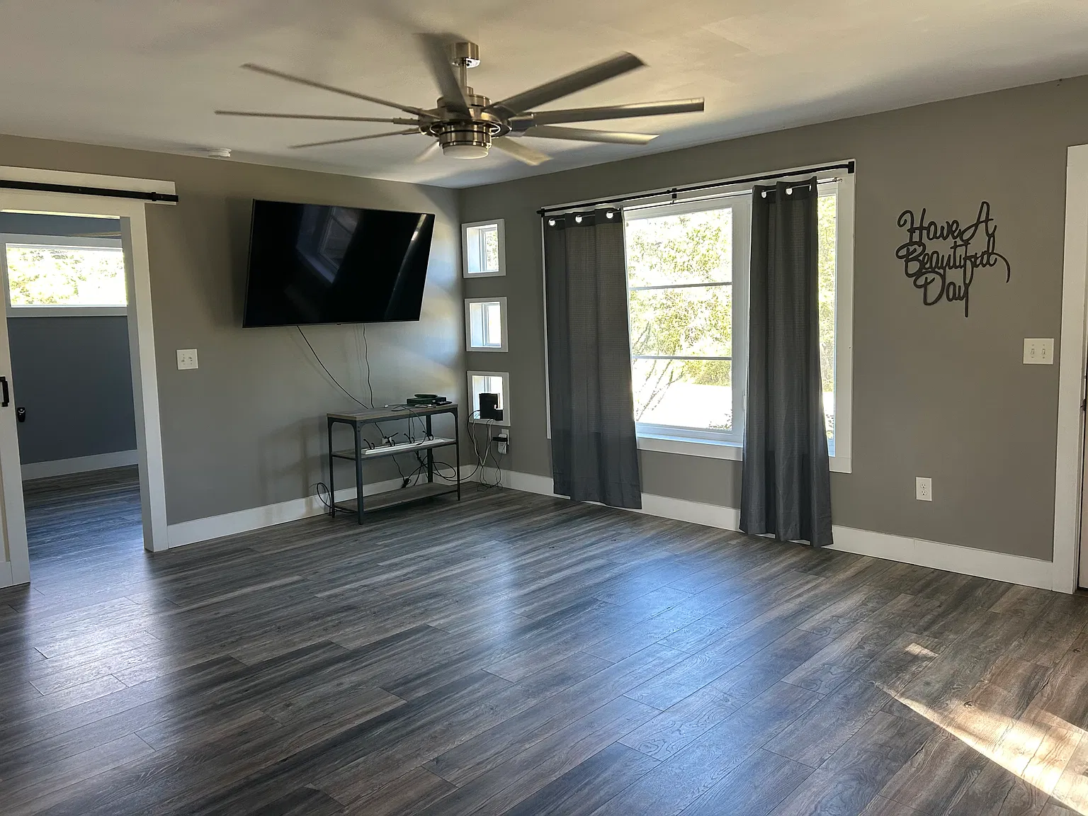 2 bed, 2.5 bath, 1456 sqft, $2,000 — Photo 3