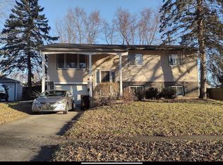908 Darlington Ln, Crystal Lake, IL 60014