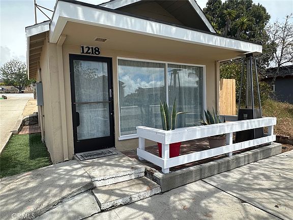 4th image of 1220-1218 E Grand Ave