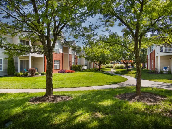 The Lakes Apartments