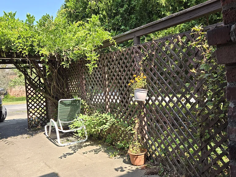 Burt St — Photo 4
