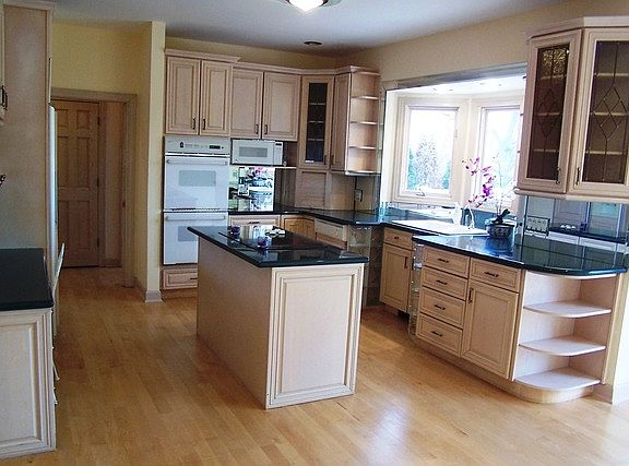 5th image of 770 Kylemore Dr