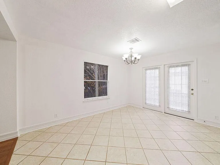 10215 Tiger Bay — Photo 15