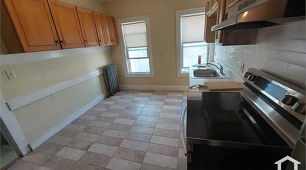 4 bed, 1560 sqft, $3,100 — Photo 3