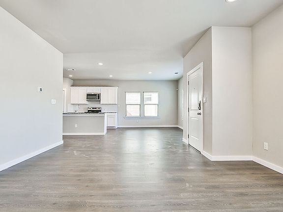 5th image of 115 Brooke Blvd