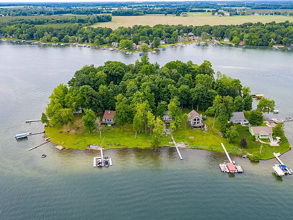 2nd image of 31295 Hemlock Island Dr
