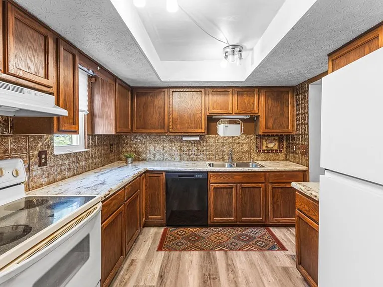 3727 Pendlestone Dr — Photo 13