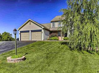 2750 Pilgrim Rd, York, PA 17406