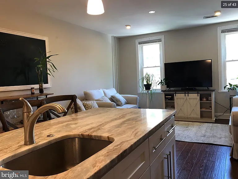2312 Fitzwater St #B — Photo 9