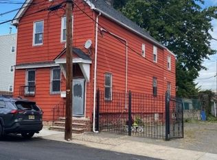 15 Grant Ave, Newark, NJ 07112