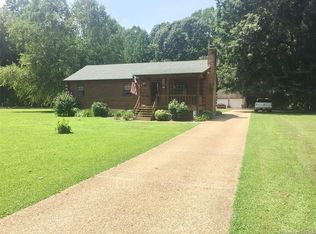 385 Edgewater Rd, Saluda, VA 23149