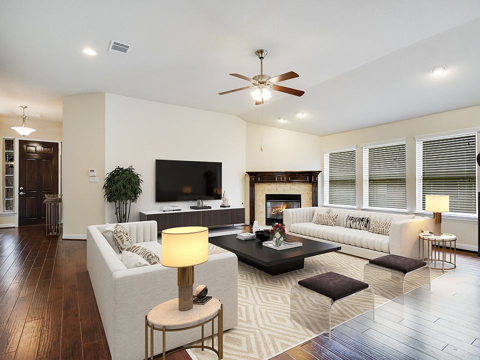 1st image of 108 Bellagio Dr
