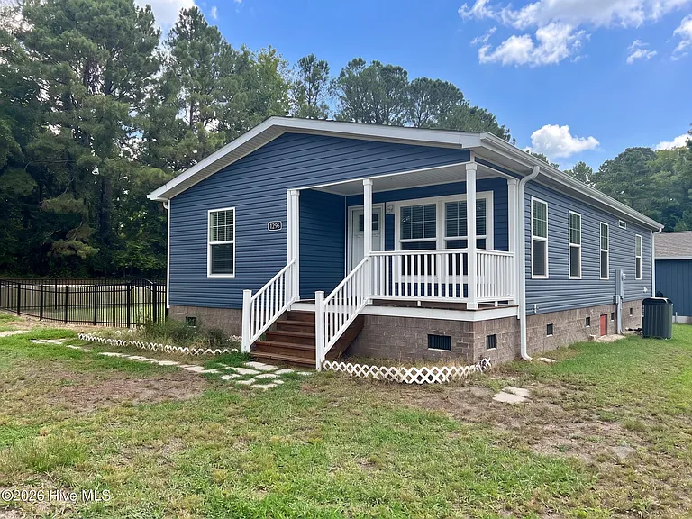 1296 Riverview Dr — Photo 1