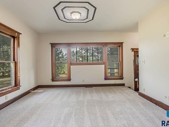 5th image of 719 East St