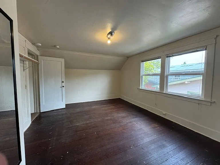 1841 H St — Photo 10