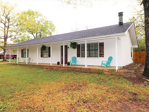 2nd image of 315 Karen Ln